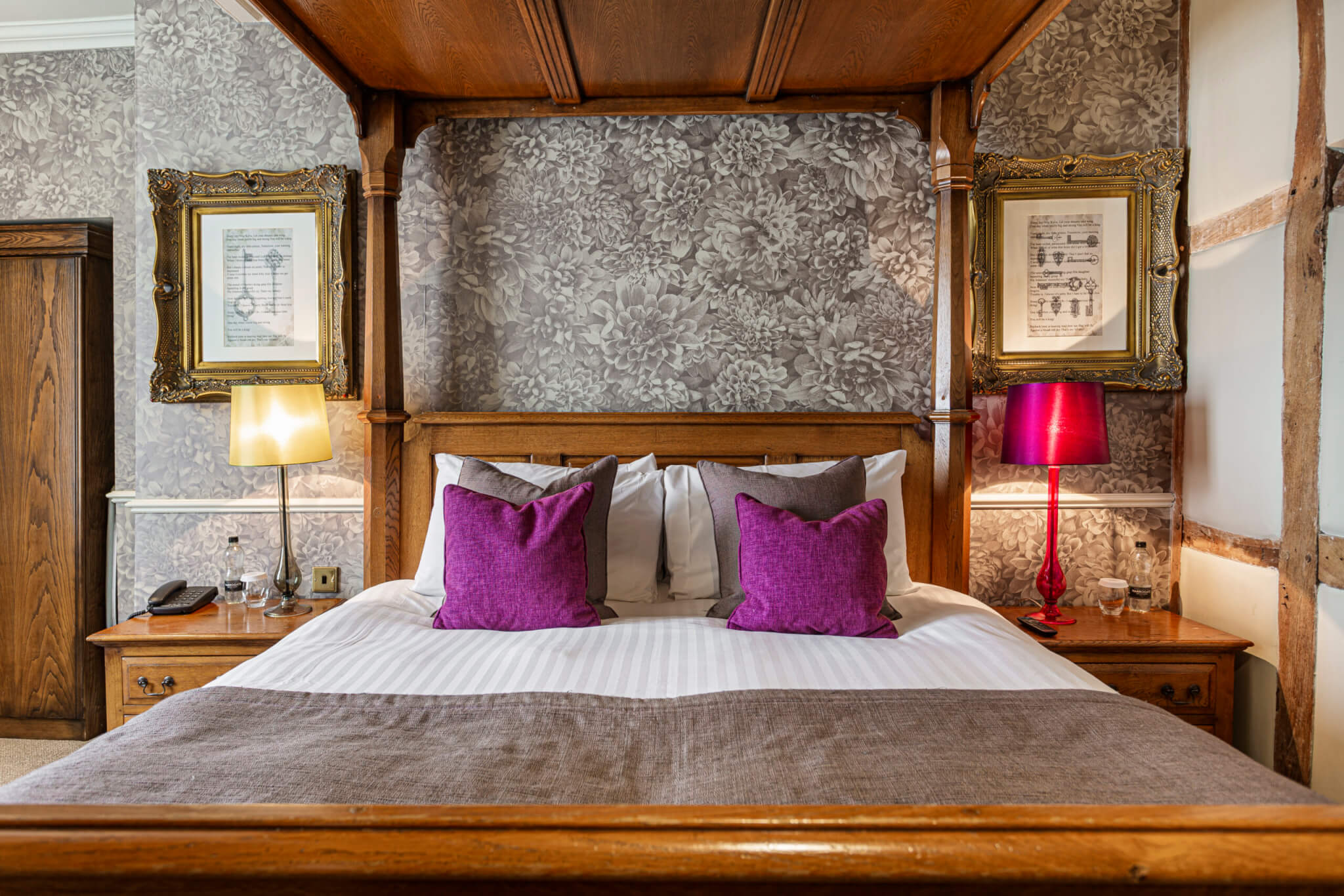 Swan Hotel Stafford Bed scaled